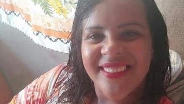Homem mata esposa por atropelamento proposital na presença dos filhos em MG
