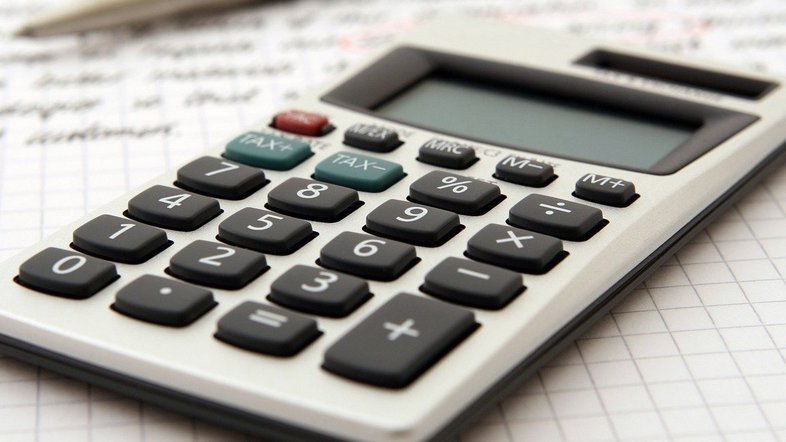 Um em cada quatro brasileiros não consegue fechar as contas do mês, aponta CNI