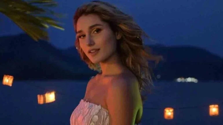 Sasha assinou vestido do seu casamento