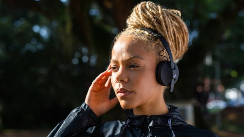 Fone Sennheiser com até 25 horas de bateria chega ao Brasil