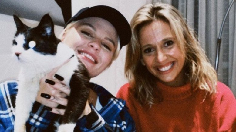 Luísa Sonza adota uma gatinha de Luisa Mell: 'Acho que essa é minha filha'