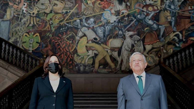 Vice-presidente americana e presidente mexicano discutem questão migratória