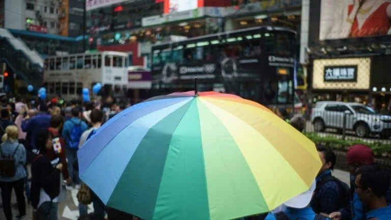 Tribunal de Hong Kong anula política de habitação anti-LGBT