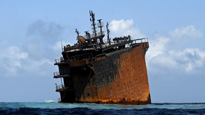 Especialistas internacionais chegam ao Sri Lanka para lidar com possível derramamento de petróleo