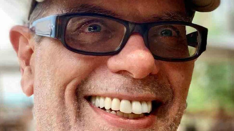 Cantor Roger, do grupo Ultraje a Rigor, é condenado a pagar R$ 100 mil para artista plástica