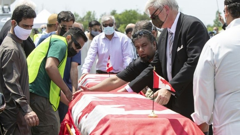 Canadá presta homenagem à família morta em atentado com caminhonete