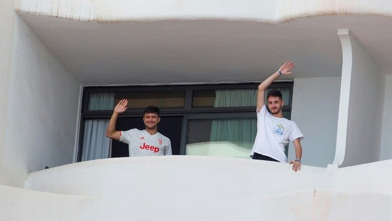 Em Mallorca, surto de covid entre estudantes não para de crescer