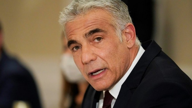 Chefe da diplomacia de Israel chega aos Emirados Árabes Unidos para visita histórica