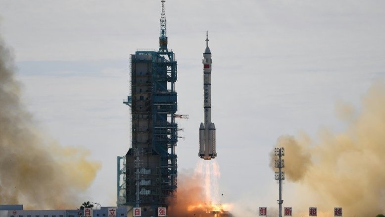 Presidente chinês felicita os astronautas que abrem "novos horizontes"