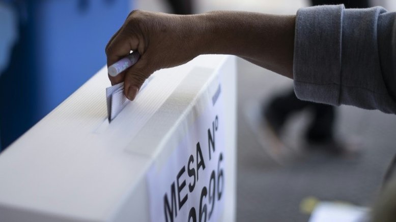 Júris eleitorais começam revisão de votos contestados no Peru