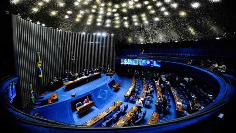 Senado aprova projeto de lei que cria 'passaporte' para vacinados