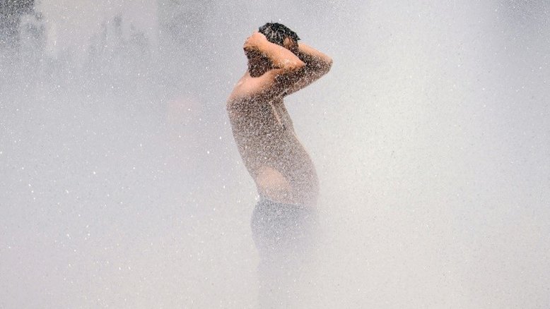 Oeste dos EUA e Canadá sofrem com ondas de calor e incêndios