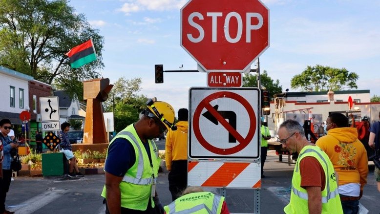 Cidade americana de Minneapolis reabre interseção onde George Floyd foi morto