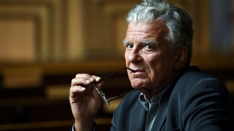 Justiça francesa encerra investigação contra cientista político acusado de incesto