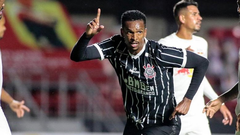 Corinthians multa atacante por usar chuteiras verdes. Foto: Reprodução Instagram