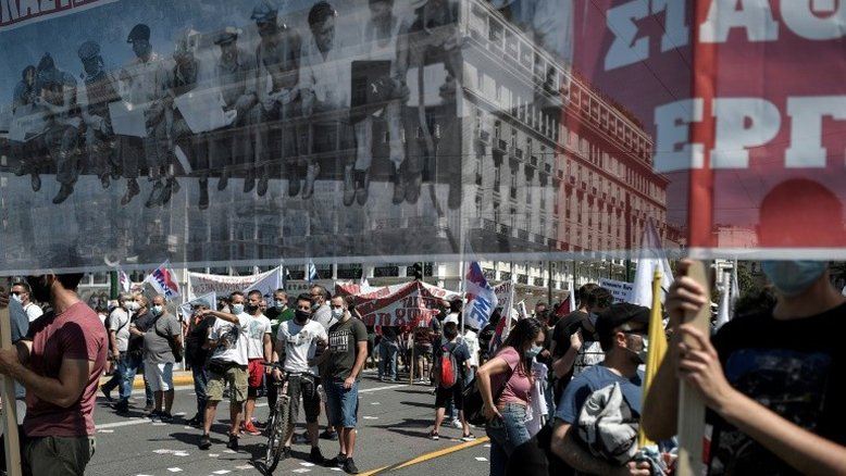 Grécia tem greves e protestos contra lei trabalhista
