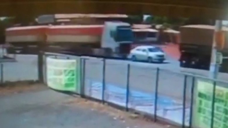 Carro é esmagado entre carretas em MT e mulher sobrevive: “Eu renasci"