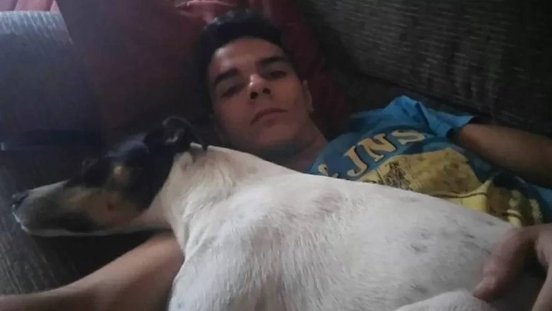 Homem é condenado a 15 anos de prisão por matar, esquartejar e comer a mãe