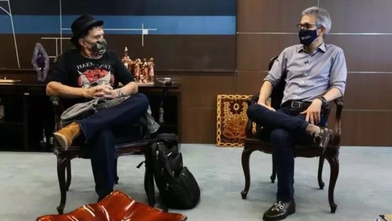 Minas Gerais pede perdão a artista confundido com "maníaco" e detido por 17 anos