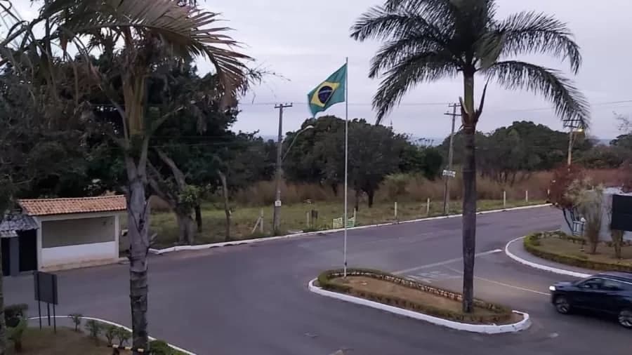 DF: Instalação de bandeira do Brasil em condomínio gera briga de moradores