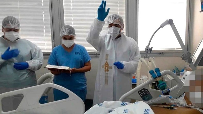Empresário com Covid-19 morre três dias após ser batizado em leito de hospital