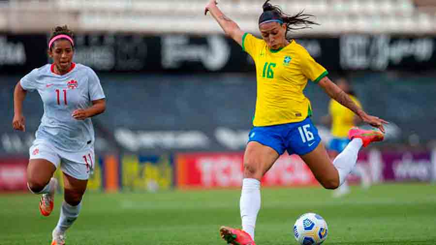 'Pia Sundhage tem extraído o melhor de nós', diz Bia Zaneratto após duelo da Seleção feminina