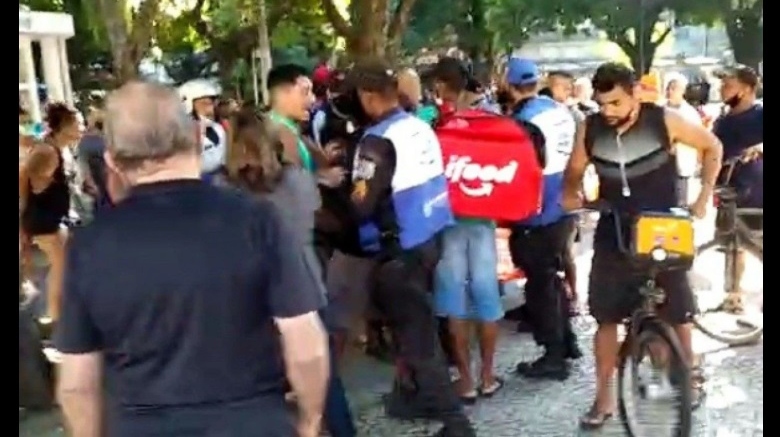 Advogado, jornalista e entregadores são agredidos por polícia no Rio de Janeiro