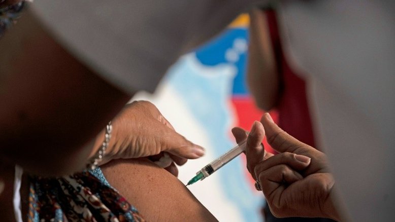 Ministros da Saúde do G7 analisam distribuição de vacinas e prevenção de crises