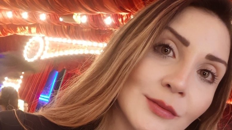 Mulher é morta a tiros ao lado do namorado enquanto saía para trabalhar