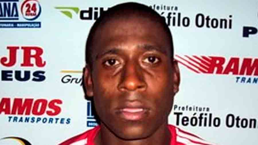 Morre aos 38 anos em acidente ex-atacante de Flamengo e Santos