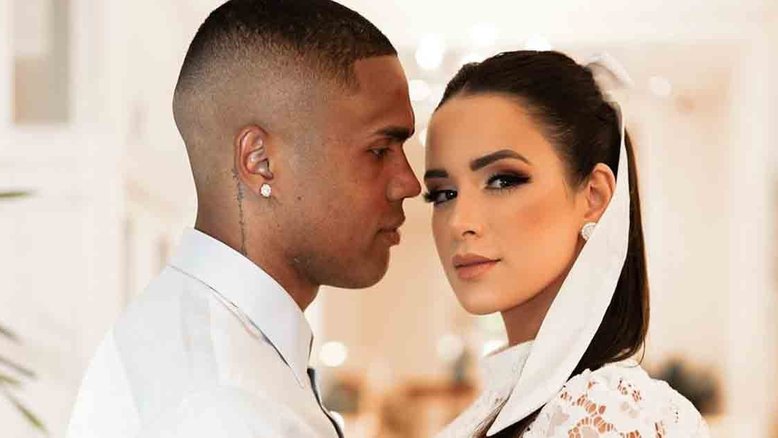 Douglas Costa e Nathália Félix se casam no civil