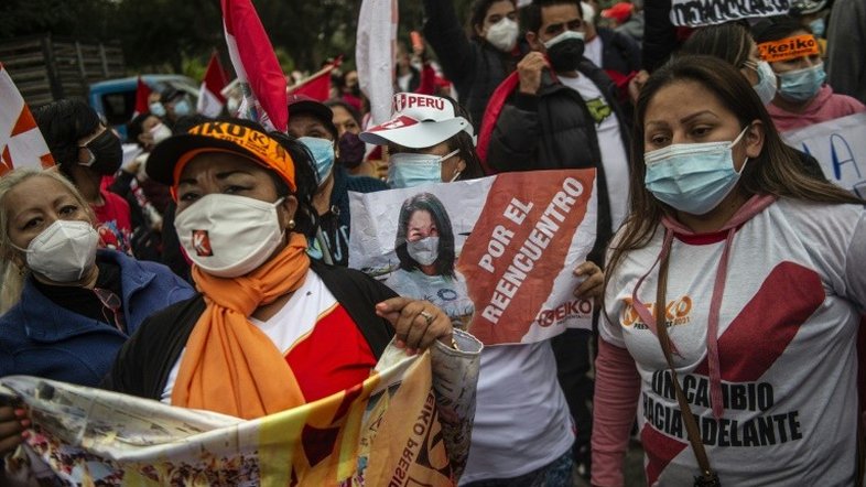 Mandado de prisão para Fujimori aumenta a tensão em drama eleitoral no Peru