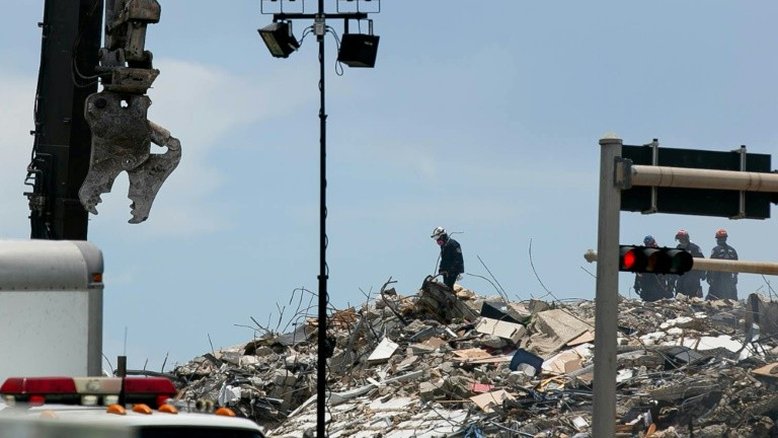 Especialistas israelenses chegam à Flórida para ajudar nos trabalhos de resgate