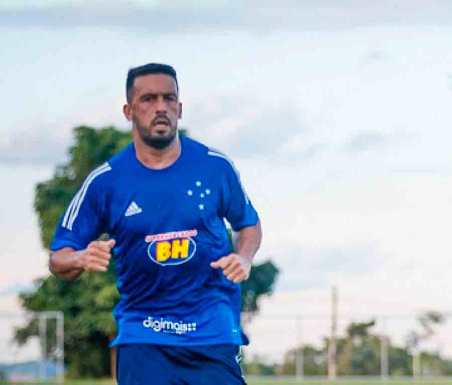 Edílson aciona o Cruzeiro na Justiça e pede R$ 9,2 milhões