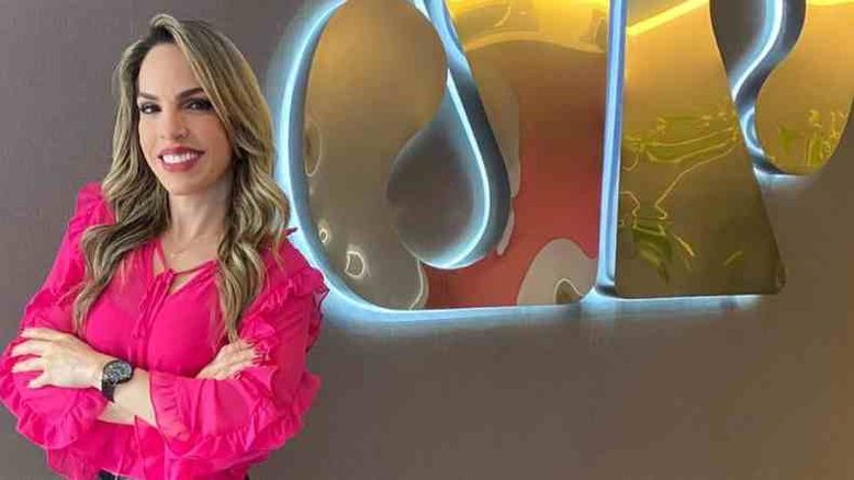 Jornalista que levou cusparada de criminoso ao vivo é contratada pela Jovem Pan