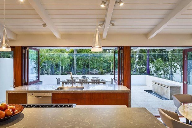 Ellen Degeneres compra mansão de R$ 14 milhões na Califórnia
