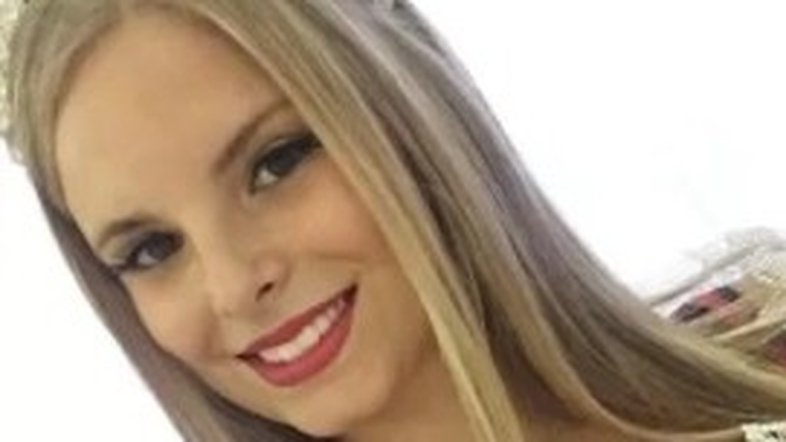 SC: Ex-rainha de festa alemã morre ao cair em barranco em acidente com motocicleta
