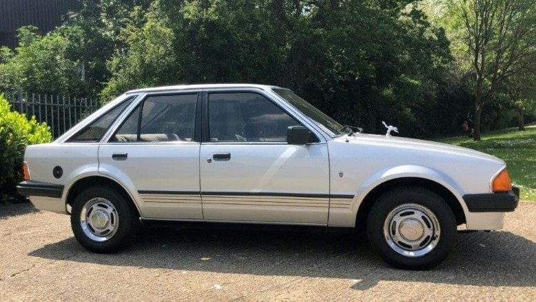 Museu sul-americano compra em leilão Ford Escort que foi de Lady Di
