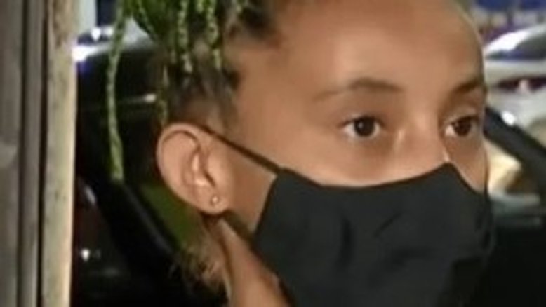 Racismo: Garçonete denuncia ataques após cliente discordar de conta em bar