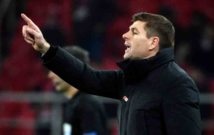 Ex-Liverpool, Gerrard está na mira do Tottenham para o comando técnico