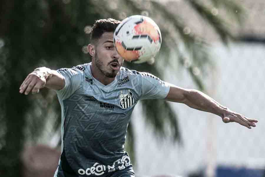 Santos recebe proposta do futebol turco por Jean Mota