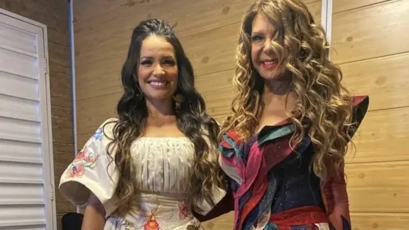 Juliette e Elba Ramalho cantam em 'live' de São João