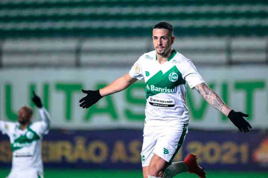 Matheus Peixoto dedica gol para ex-técnico