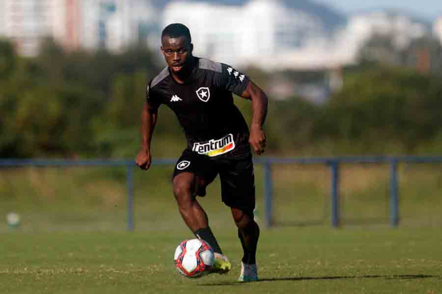 Recuperado de lesão, Kayque volta a treinar com o time do Botafogo