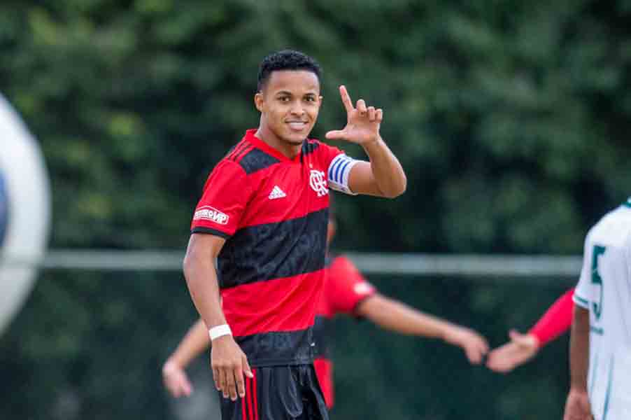 Com cinco gols nos últimos quatro jogos, Lázaro comemora boa fase no Flamengo e projeta Brasileiro Sub-20