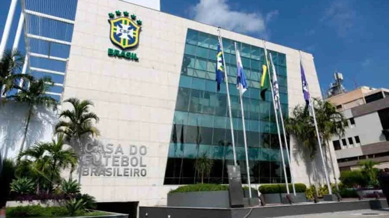 Clubes da Série A e B se reunirão nesta segunda para debater Liga