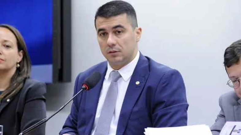 Miranda diz que Pazuello citou pressão de Lira para liberar verbas da Saúde