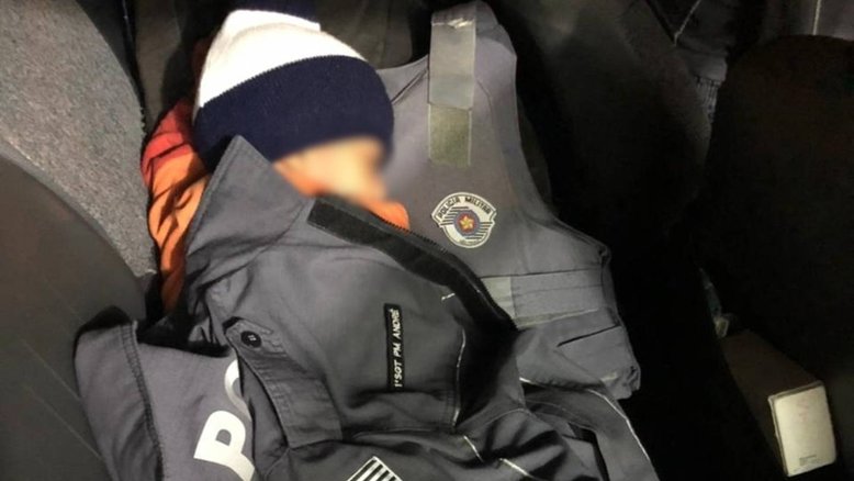 Criança é encontrada de bermuda e camiseta durante madrugada fria em SP
