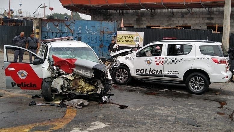 Perseguição termina com nove policiais feridos após acidente; veja o vídeo