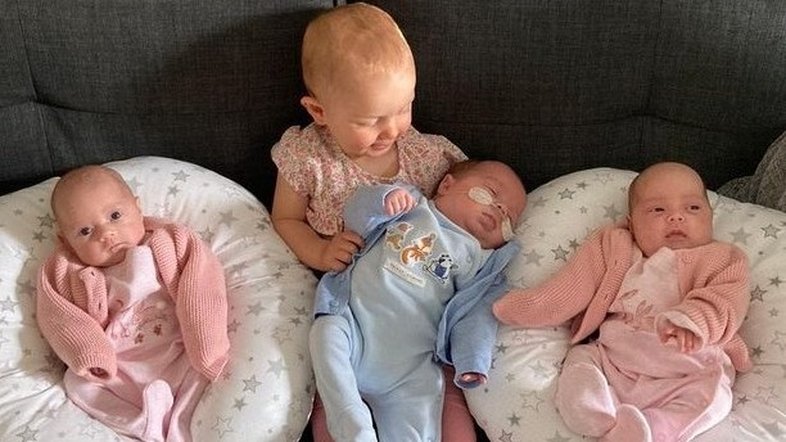 Inglaterra: Mãe dá à luz quatro bebês em um ano